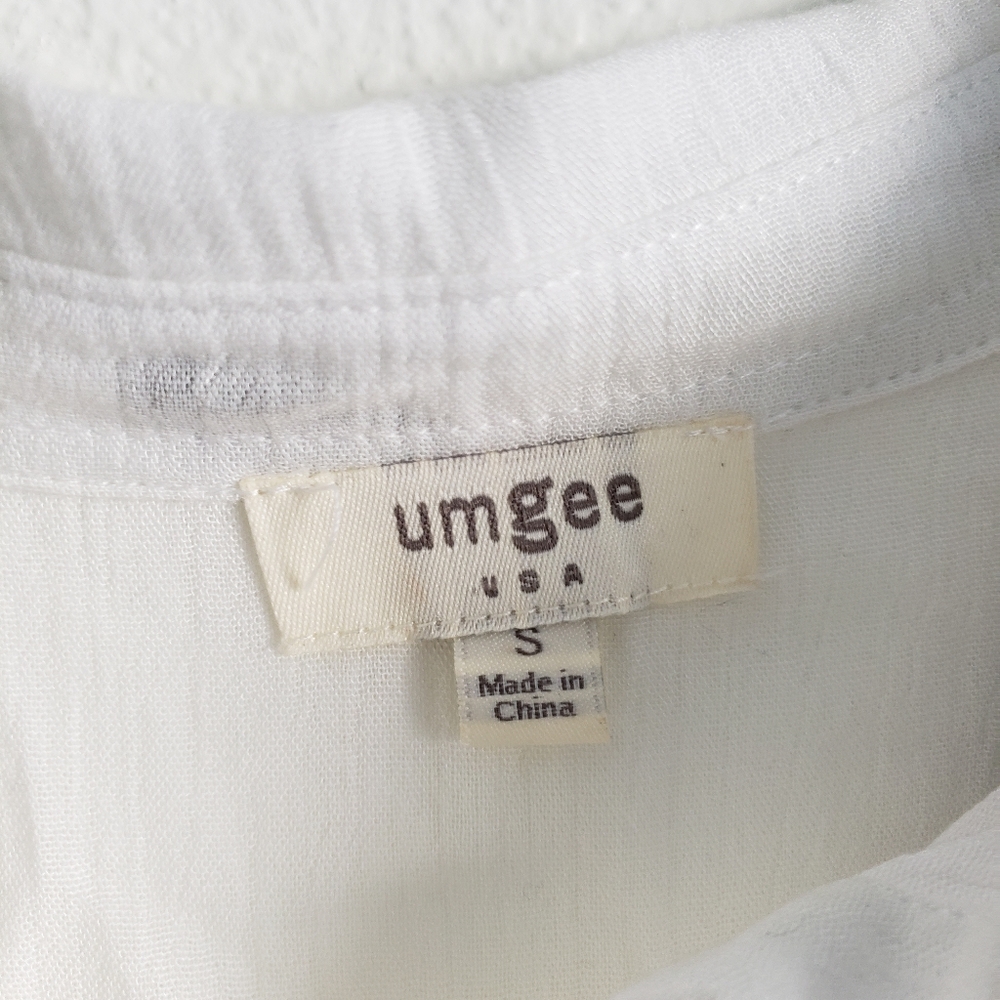 Umgee Button Up Navy Floral Embroidery Size Small - Picture 3 of 4